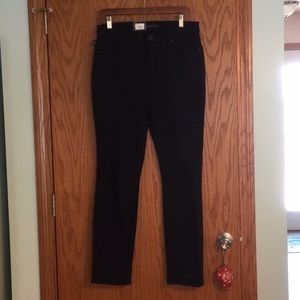 Rock & Republic Berlin Ominous Mid Rise Skinny Stretch Denim